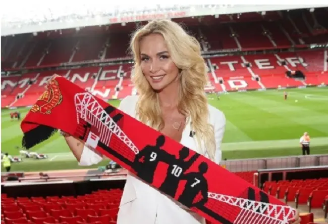 Victoria Lopyreva di Old Trafford pada laga melawan West Ham United. (Instagram)