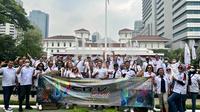 Honda CR-V Club Indonesia berfoto di depan Balaikota DKI Jakarta (Istimewa)