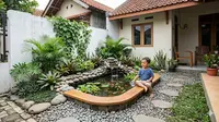 9 Ide Taman Minimalis dengan Kolam Ikan Kecil Ramah Anak, Estetik dan Aman