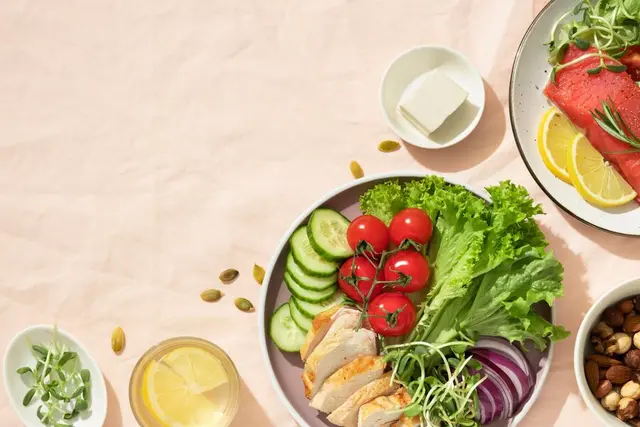 Bingung dengan lemak yang menumpuk tapi selalu sibuk dengan pekerjaan? Metode diet 90-30-50 ini bisa kamu coba untuk mendapatkan tubuh ideal yang kamu mau!