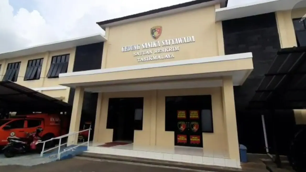 Mapolres Tasikmalaya, Jawa Barat mulai melakukan penyelidikan, termasuk menghadirkan para saksi dalam kasus dugaan sembilan santriwati di Tasikmalaya.
