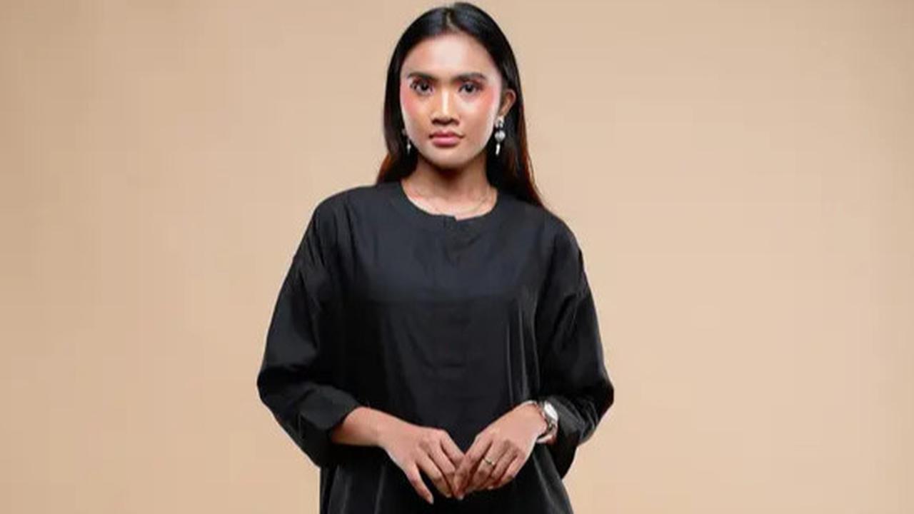 Apakah Tubuh Pendek Cocok Pakai Tunik Panjang? Ternyata Ini Kuncinya Biar Tak Terlihat Tenggelam & Tetap Proporsional