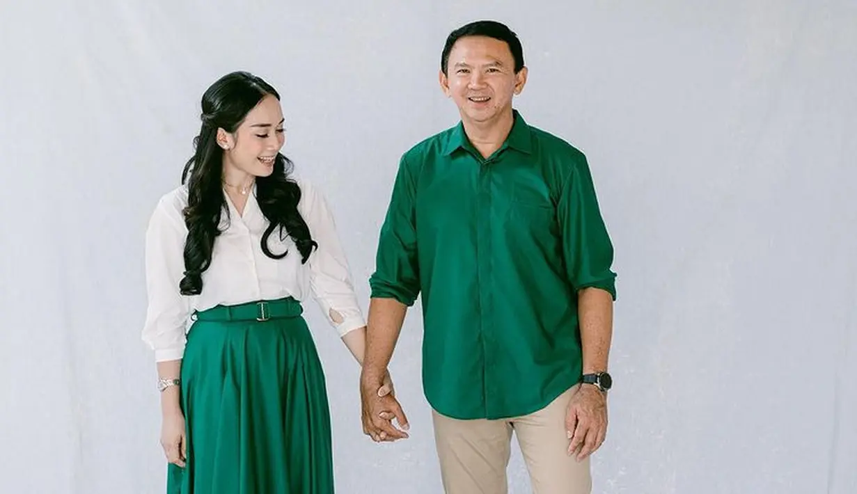 Puput tampil kian manis, dalam pulasan makeup sederhana yang menampilkan kesan soft sekaligus elegan. (Foto: Victoria Makeup Atelier/ Instagram)