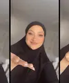Pemeran Rahma Azhari membagikan penampilan berbeda dari biasanya. Perempuan yang dinikahi aktor Hollywood Paris Chong itu tampil mengenakan hijab. Berikut beberapa potretnya yang membuat adem netizen. [Instagram/raazharita]