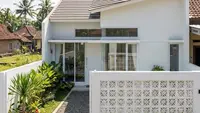 7 Pagar Roster untuk Rumah Kecil di Desa, Tampil Modern dan Sejuk