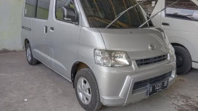 Daihatsu Gran Max Minibus 1.3 D M/T