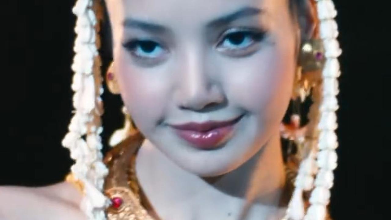 Penampilan Lisa Blackpink di Trailer 'THE WHITE LOTUS' Curi Perhatian