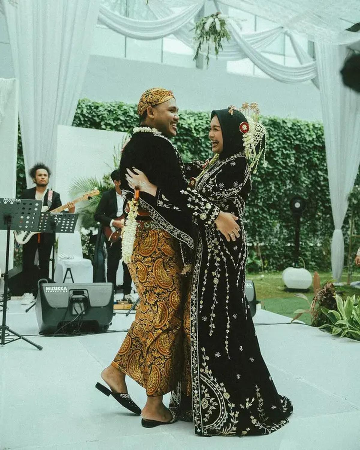 Salma Salsabil dan Dimansyah Laitupa Menikah di Surabaya, Para Personel RAN Datang Kondangan