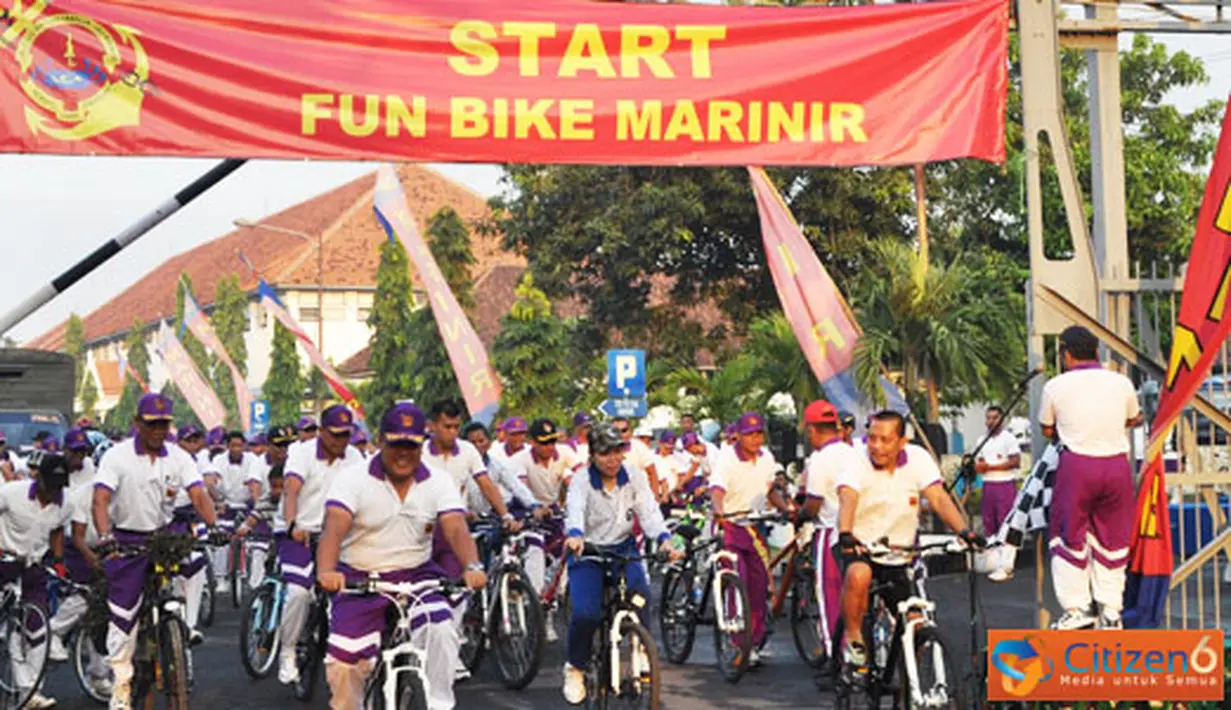 Citizen6, Surabaya: Acara diawali kegiatan Fun Bike Marinir, serta dilanjutkan dengan acara peringatan Hari Anak 2011. (Pengirim: Diyat Akmal)