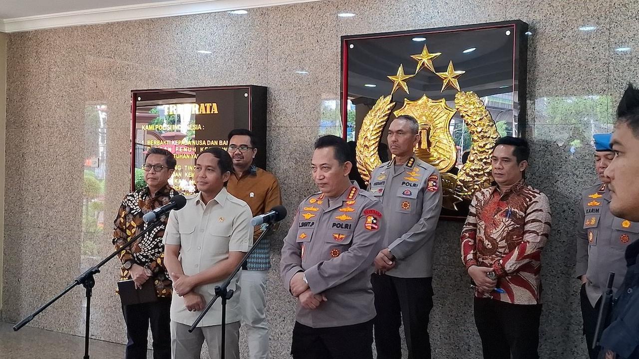 Polri dan Kemenhut Teken Mou, Pelaporan Masalah Hutan Kini Tinggal Telepon