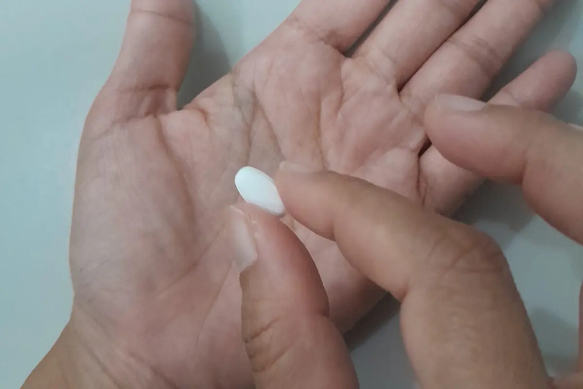 Obat kolesterol golongan statin dikonsumsi di malam hari. Ini alasannya. (Foto: Liputan6.com/Benedikta Desideria)