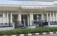 Update Kasus Suap 3 Hakim Surabaya: Kejagung Bidik Istri & Anak Zarof Ricar, serta Pengacara OC Kaligis
