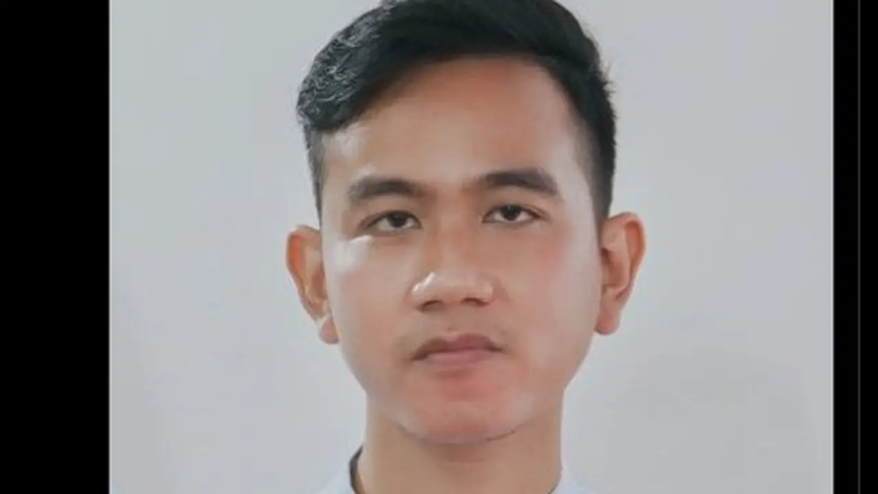 Kaesang Pangarep mengganti profile picture akun media sosialnya dengan foto sang kakak, Gibran Rakabuming (Twitter)