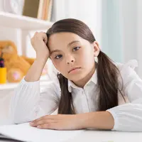 Kemampuan berpikir anak harus dibentuk sejak kecil, apabila terjadi keterlambatan harus diatasi sesegera mungkin. (Foto:Freepik)