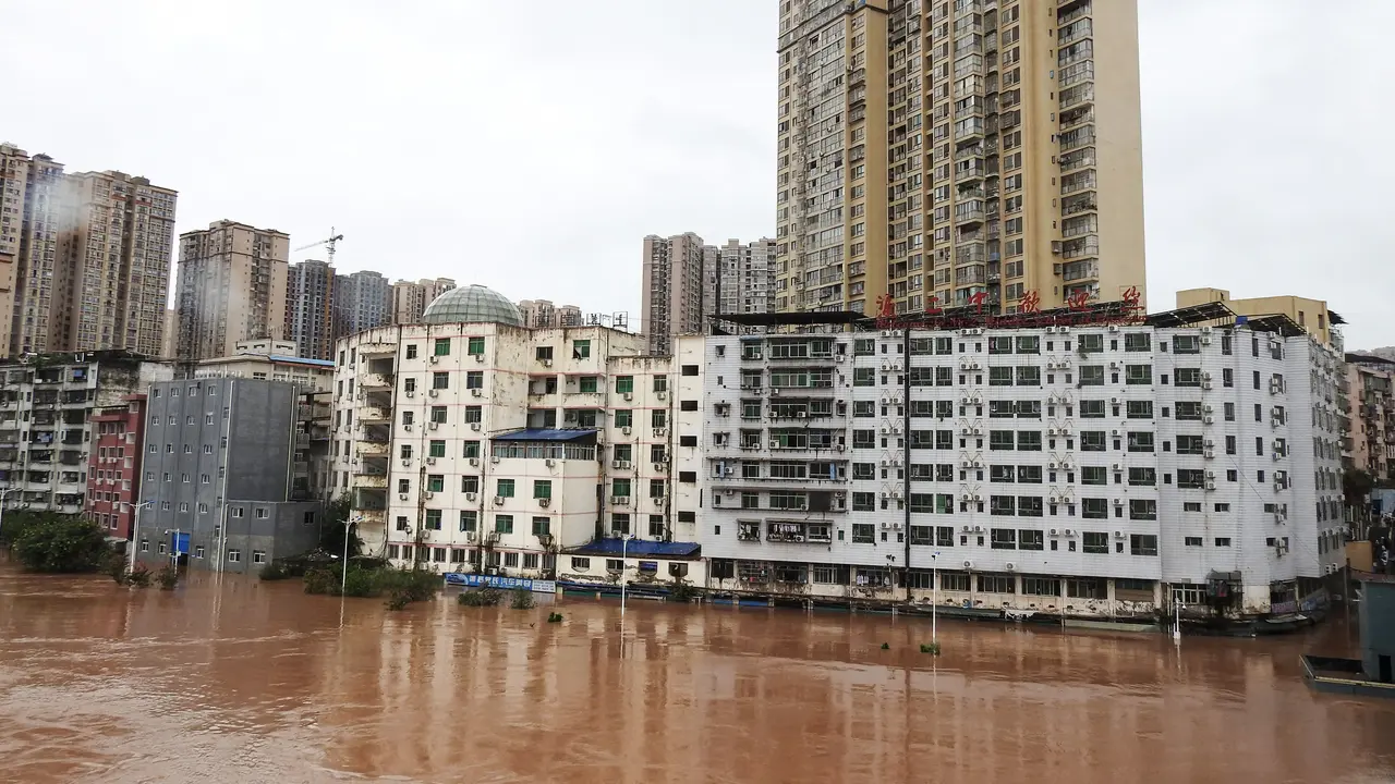 Akibat Hujan Deras, Banjir Landa Sichuan China