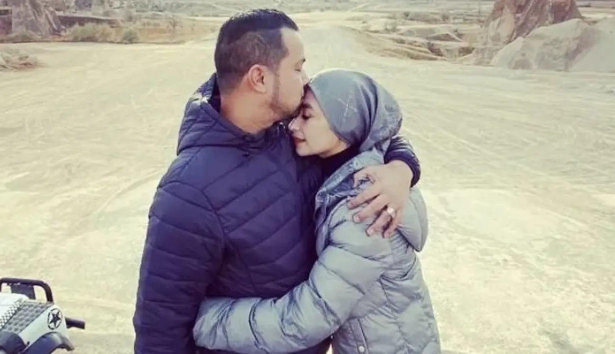 <p>Annisa Trihapsari dan Adjie Pangestu (Instagram/hapsarianissa29)</p>