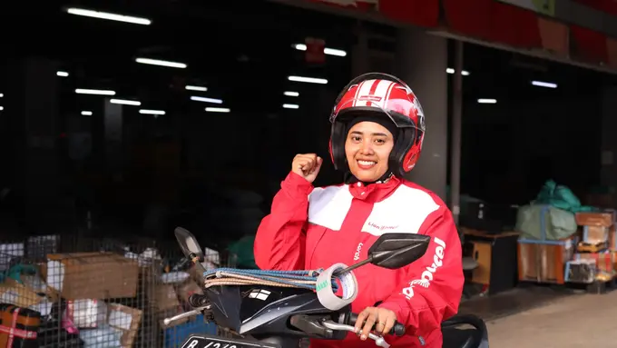 Hari Perempuan Internasional: Kisah Kurir Perempuan Lion Parcel Menembus Batasan Gender