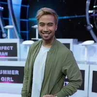 Mengenai pemilihan warna rambutnya, Vidi yang akan meluncurkan single baru berjudul Definisi Bahagia berharap, warna rambut bisa bersinergi dengan album barunya. (Deki Prayoga/Bintang.com)