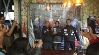 Konferensi pers ekspedisi 7 Summits Indonesia in 100 Days di kawasan Kuningan, Jakarta. (10/10). Anton Apriyantono, Mila Ayu Hariyanti, dan Tri Hardiyanto akan mendaki 7 gunung tertinggi Indonesia dalam 100 hari. (Liputan6.com/ Ahmad Ibo).