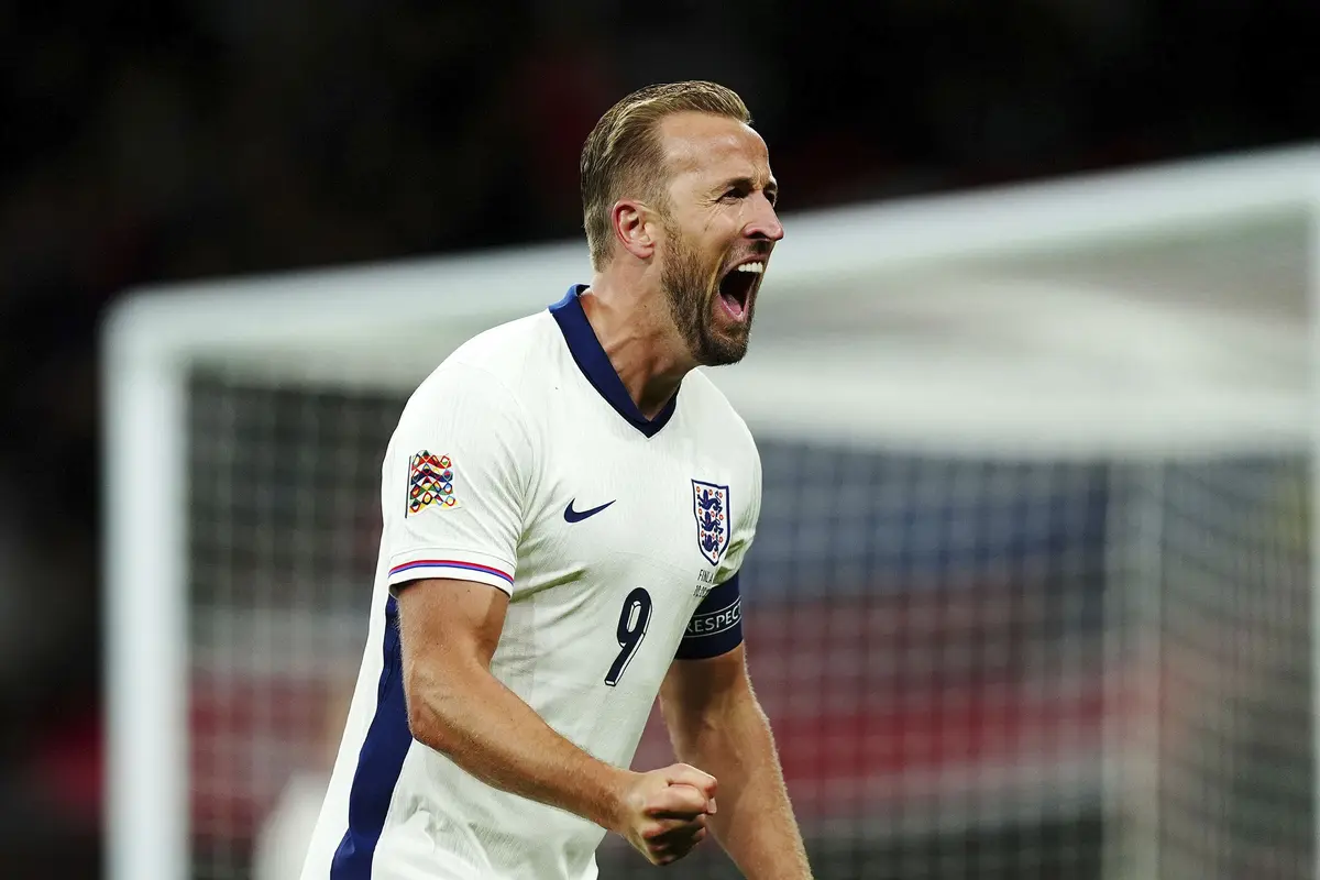 Foto: Momen Sempurna Harry Kane, Catatkan 100 Caps dengan Cetak Dua Gol untuk Kemenangan Timnas Inggris