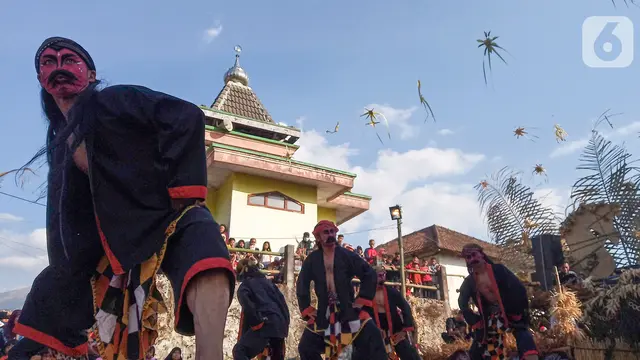 Perayaan Saparan di Lereng Gunung Andong Magelang