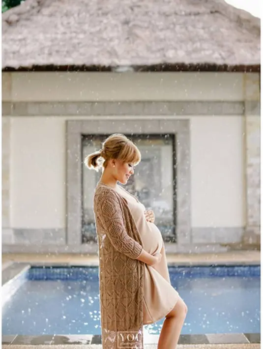 "Pas di atas 7 bulan, aku divonis preklamsia. Pokoknya ada satu gejala salah satunya tekanan darah tinggi. Nah sebelum hamil malah cendrung darah rendah, tiba tiba ko tinggi," ucap Winda Viska di Kemang Medical Care, Jaksel, Kamis (12/10).