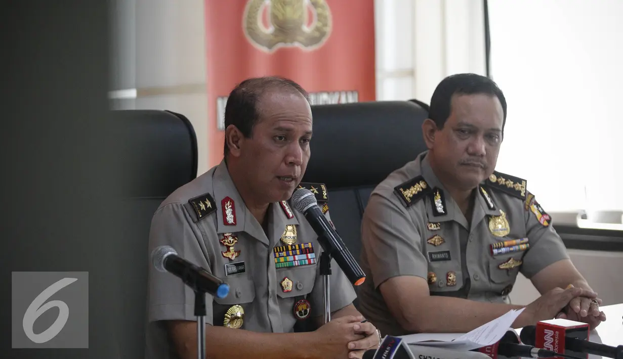 Kadivhumas Mabes Polri Boy Ralfi Amar memberikan keterangan terkait dugaan makar pada agenda demonstrasi 211 di Mabes Polri, Jakarta, Sabtu (03/12/2016). Penyidikan tetap dijalankan tanpa adanya penahanan kepada tersangka. (Liputan6.com/Faizal Fanani)