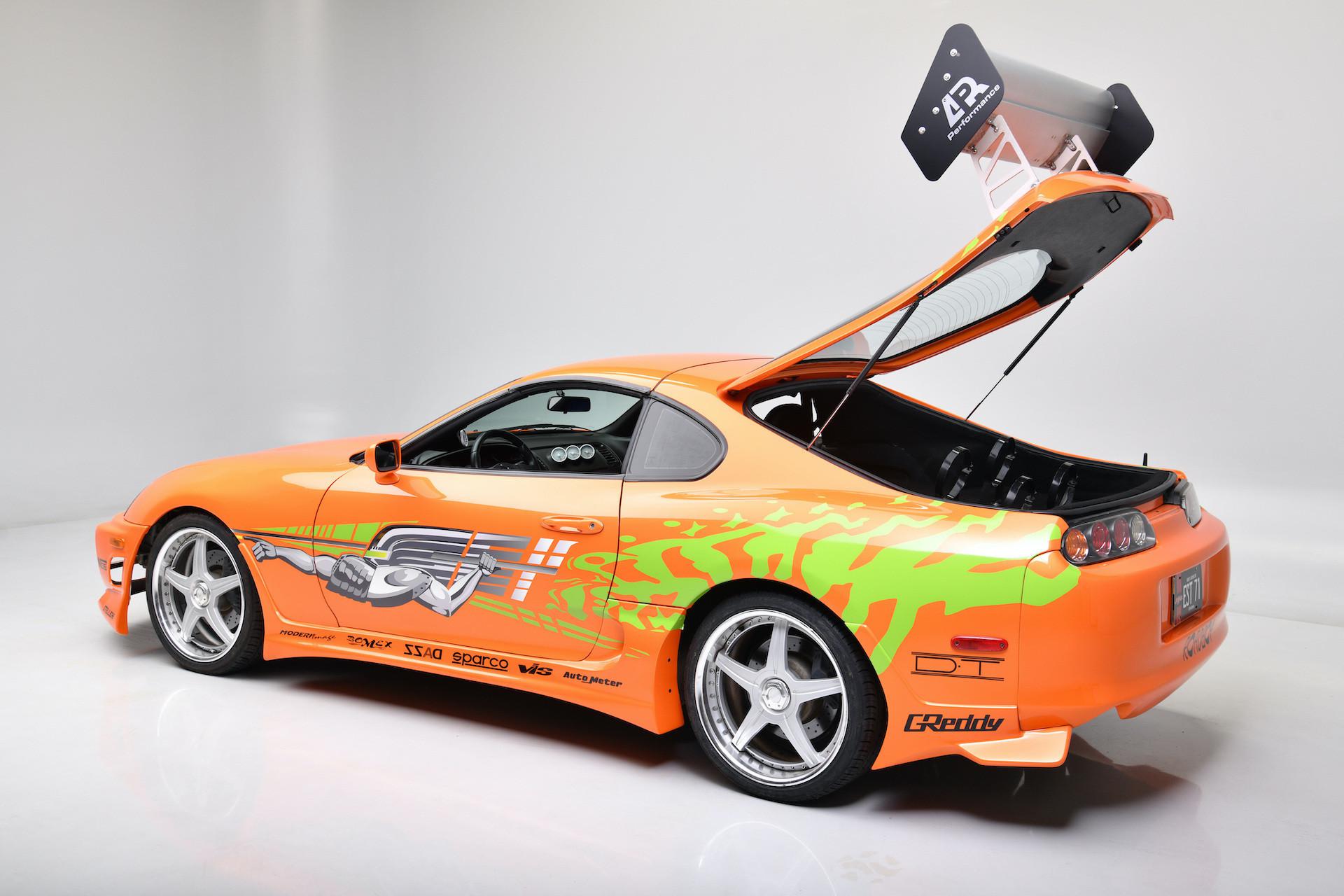 (c) Carscoops