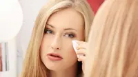 Sudah menjadi kewajiban sebelum bobok atau tidur malam, wajah harus bersih dari segala macam makeup.