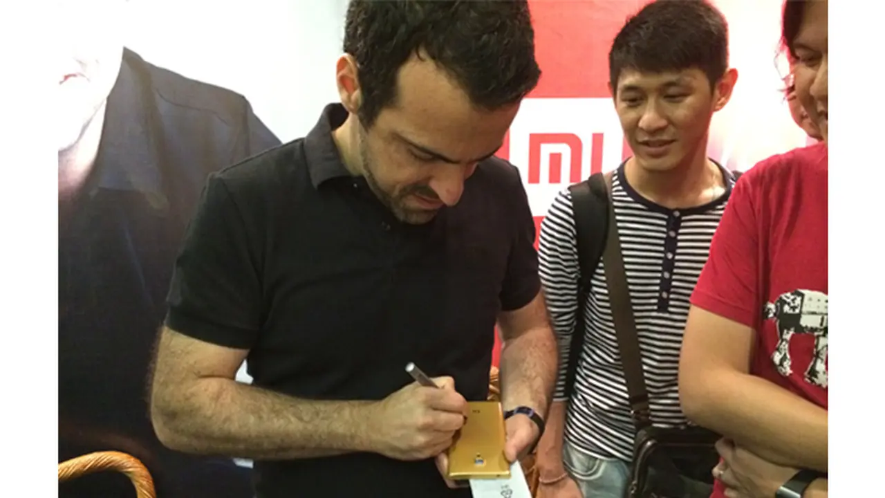 Sambangi Indonesia, Mantan Bos Google Disambut Bak Artis