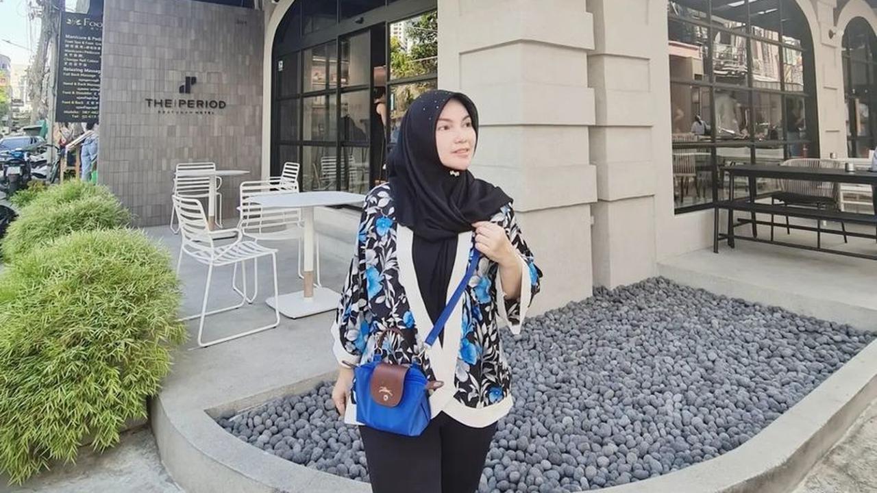 Berkarir di Dunia Hiburan