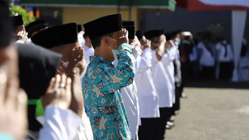 Ratusan santri perwakilan pesantren dan lembaga pendidikan lainnya di lingkungan Kemenag Garut, tengah mengikuti puncak perayaan ke-76 hari Amal Bakti Kemenag.