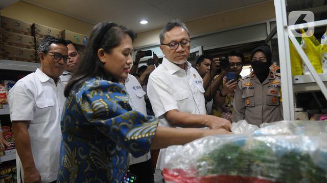 Giliran Pasar Kramat Jati Disambangi Mendag Zulhas