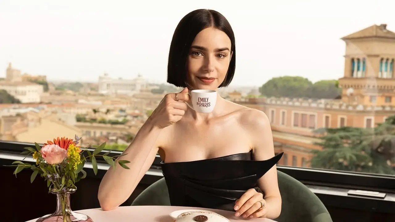 Lily Collins