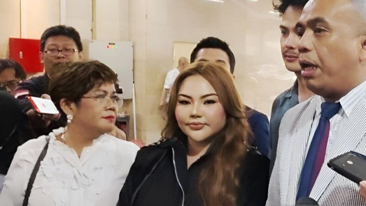 Respon Lisa Mariana Usai Dtetapkan Tersangka Kasus Pencemaran Nama Baik