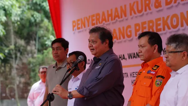 Menko Bidang Perekonomian Airlangga Hartarto saat menyampaikan arahan dalam Apel dan Simulasi Penanganan Kebakaran Hutan dan Lahan (Karhutla) di Palembang, Sumatera Selatan. (Foto: Kemenkoperekonomian)
