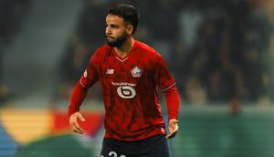 Aksi Calvin Verdonk bersama Lille saat menghadapi PAOK di Liga Europa 2025/2026, Jumat (24/10/2025). (Dok. Lille)