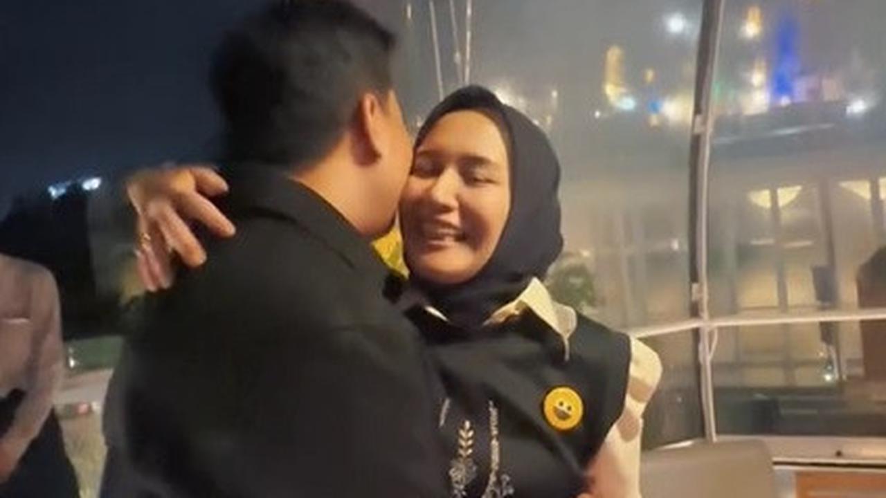 8 Potret Kejutan Ulang Tahun Sahrul Gunawan ke-49 dari sang Istri, Sweet Pakai Banget