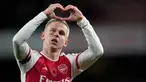 Pemain Arsenal Oleksandr Zinchenko melakukan selebrasi pada penghujung pertandingan sepak bola Liga Inggris saat melawan Burnley di Emirates Stadium, London, Inggris, Sabtu (11/11/2023). Arsenal menang 3-1. (AP Photo/Kin Cheung)