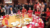 Calon wakil presiden nomor urut 02 Gibran Rakabuming Raka menghadiri perayaan Imlek di Sun City, Glodok, Jakarta, Minggu 11 Februari 2024 malam. (Foto: Istimewa).