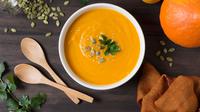 How to make warm and creamy pumpkin soup for fall. (Photo: Freepik)