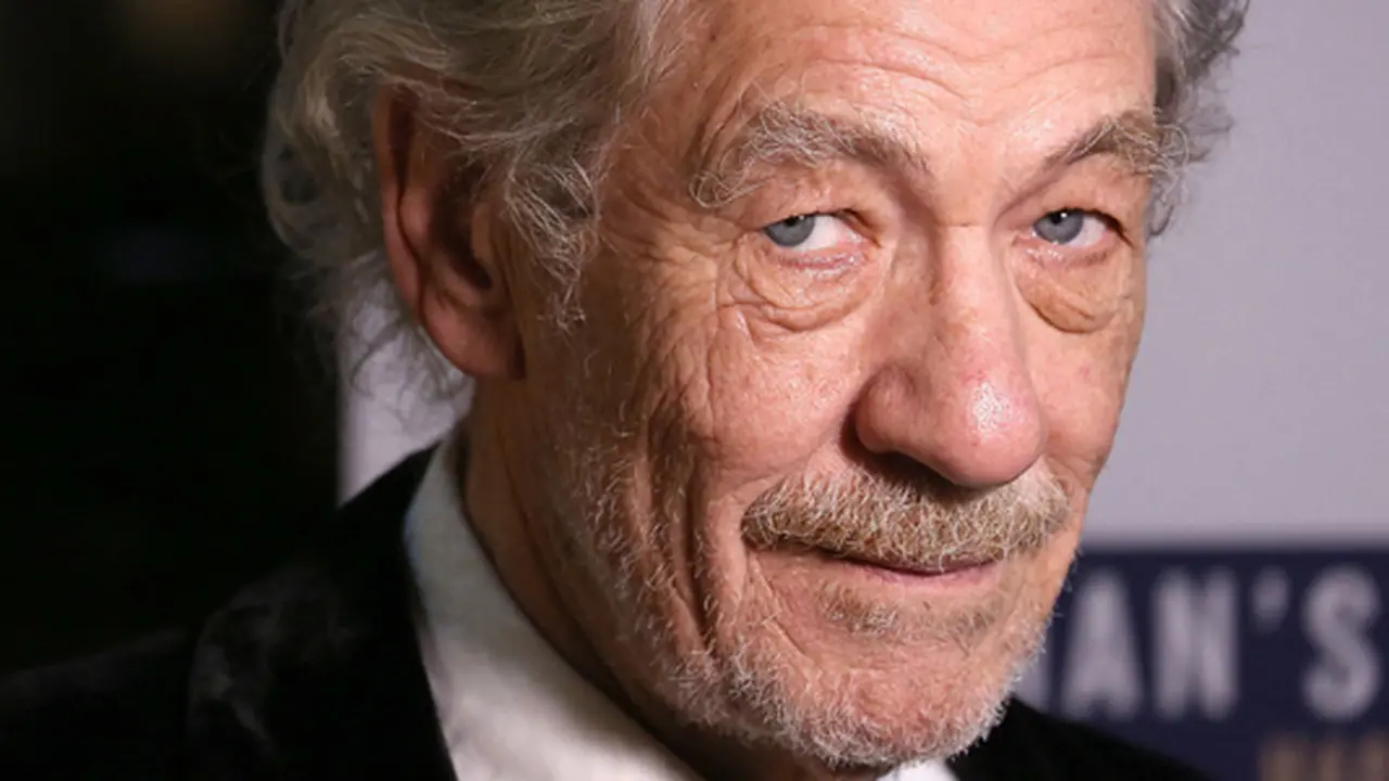 Aktor 93 Tahun Perankan Sherlock Holmes