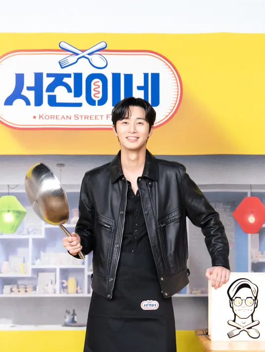 <p>Park Seo Joon dalam konferensi pers Jinny's Kitchen. (Foto: tvN via Prime Video)</p>
