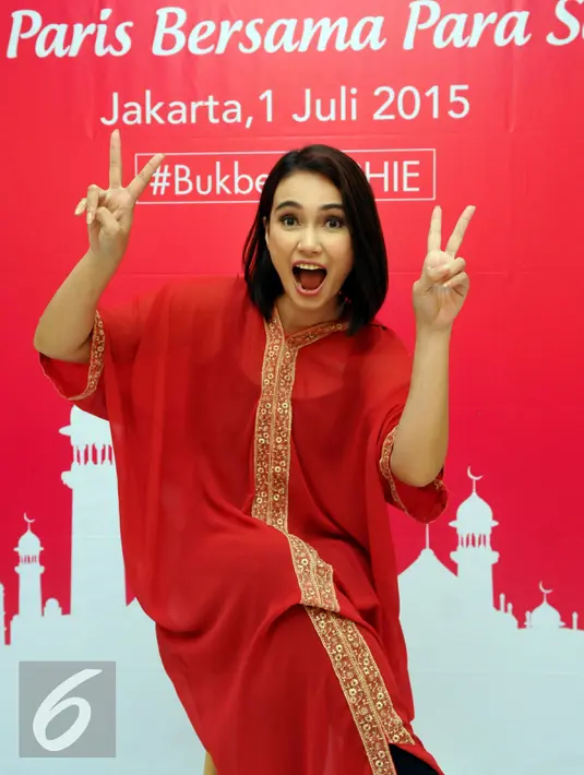 Meski bergaya lucu, aura kecantikan Febi Febiola tetap memancar. Foto diambil pada Rabu (1/7/2015) saat acara buka puasa bersama dengan salah satu produk kecantikan, Jakarta. (Liputan6.com/Panji Diksana)