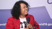 Komika Stand Up Comedy Marshel Widianto mengajak masyarakat untuk tetap bersabar hadapi COVID-19 saat konferensi pers di Graha BNPB, Jakarta, Minggu (14/6/2020). (Dok Badan Nasional Penanggulangan Bencana/BNPB)