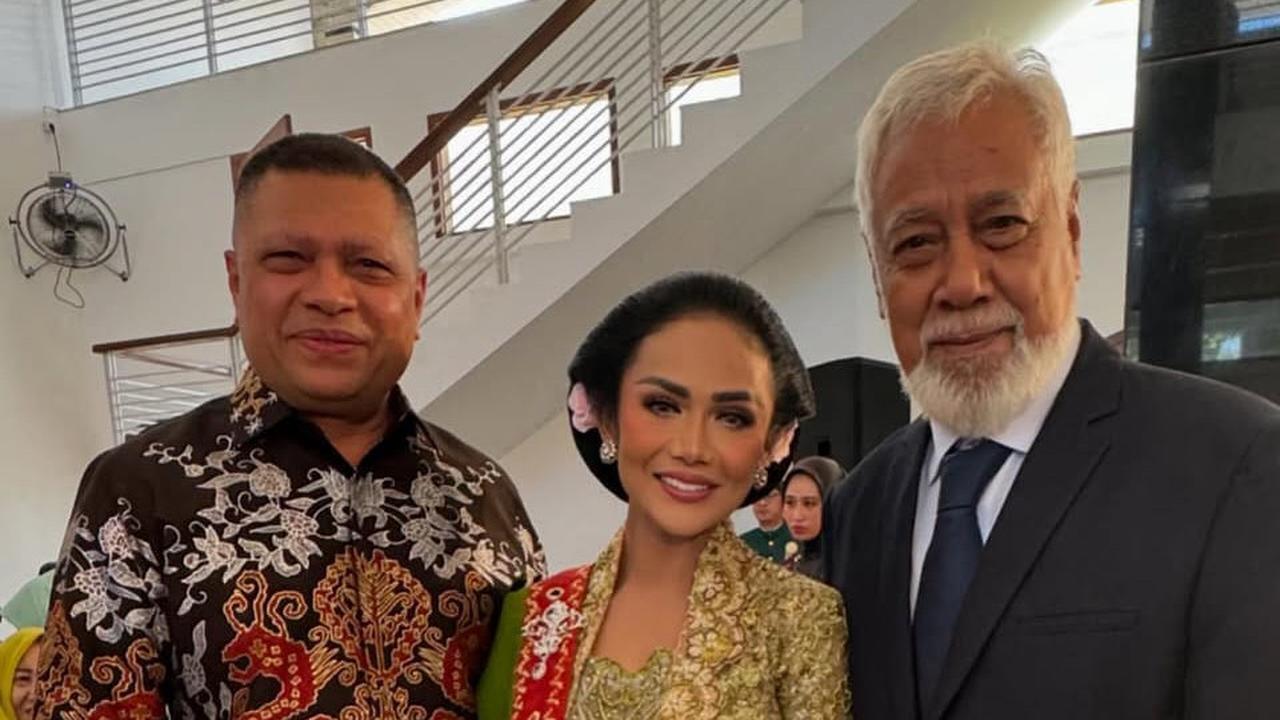 6 Tampilan Anggun Krisdayanti dalam Balutan Kebaya Tradisional, Bisa Jadi Inspirasi Fashion Anda