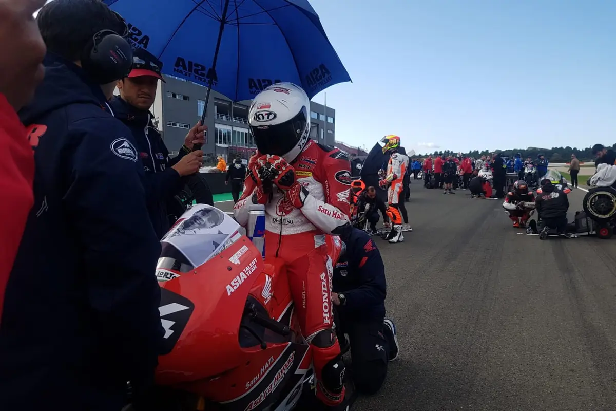 Mario Suryo Aji, pembalap asal Indonesia saat tampil di Moto3 FIM CEV di Ricardo Tormo, Valencia