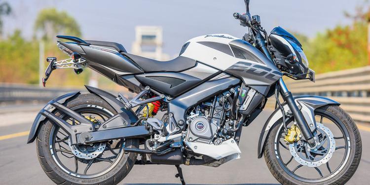 Pulsar NS200 Varian ABS Meluncur Harga Rp 26 Jutaan Berita