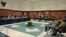 Suasana pertemuan pimpinan MPR RI dengan lembaga Mahkamah Agung terkait undangan pidato laporan kinerja lembaga negara, di Gedung MA, Jakarta, Kamis (9/7/2015). (Liputan6.com/Herman Zakharia) 