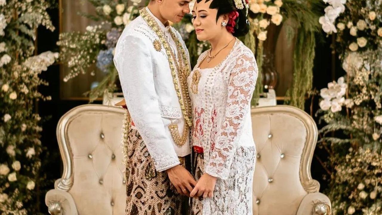 Pakai Adat Jawa